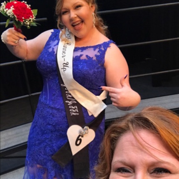 Plus size prom/pageant dress - Picture 2 of 5